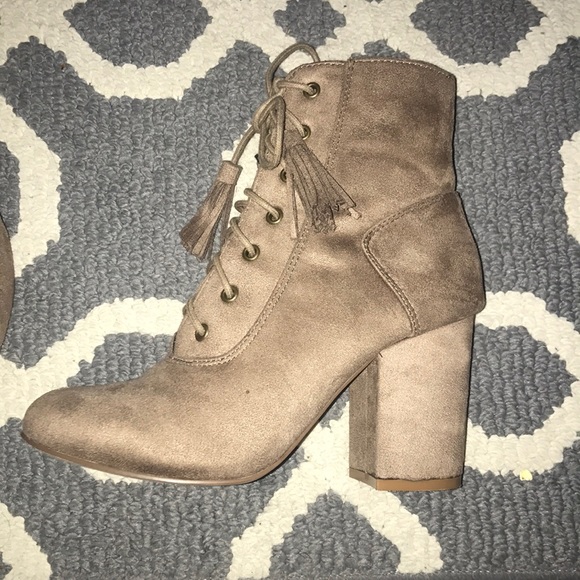 BROWN LACE UP FAUX SUEDE BOOTIES WITH SIDE ZIPPER - Picture 3 of 6
